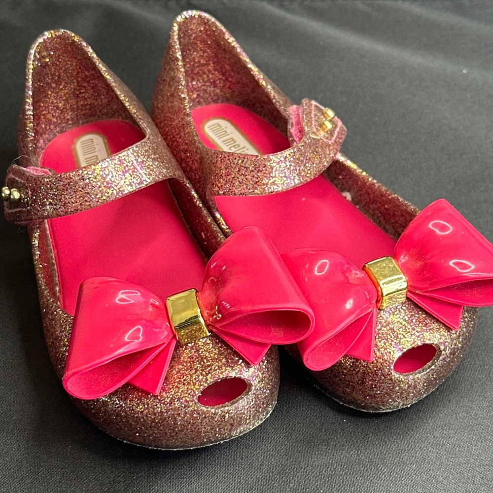 Mini Melissa size 8